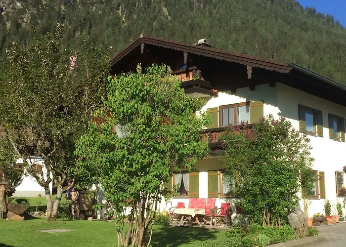 Hoelzl *